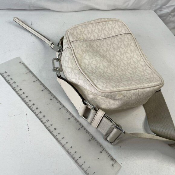 Michael Kors Elliot Small Logo Crossbody Bag - Picture 5 of 9